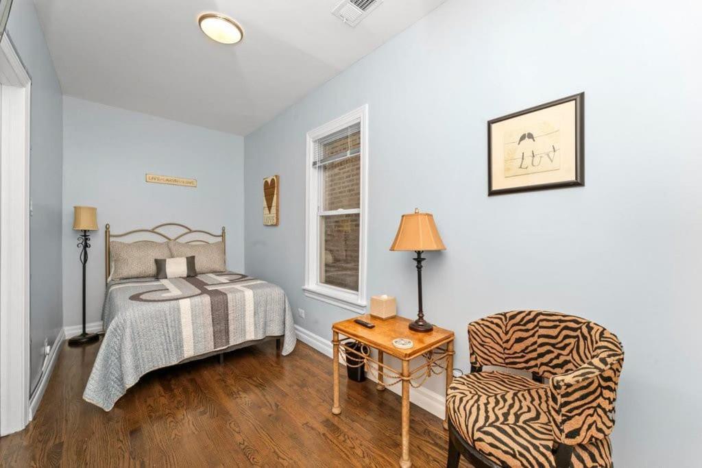 Cozy, Top-Floor 3Br Loft With Balcony In West Town 芝加哥 外观 照片