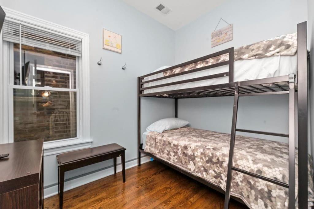 Cozy, Top-Floor 3Br Loft With Balcony In West Town 芝加哥 外观 照片