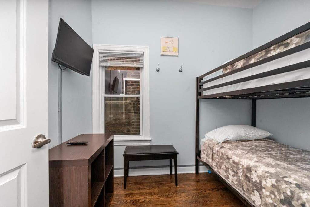 Cozy, Top-Floor 3Br Loft With Balcony In West Town 芝加哥 外观 照片