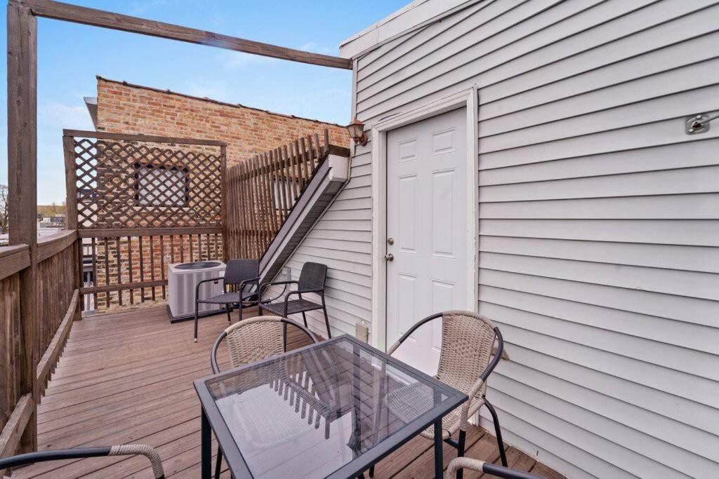 Cozy, Top-Floor 3Br Loft With Balcony In West Town 芝加哥 外观 照片